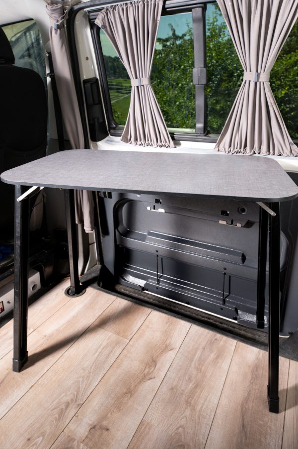 20230729_VW_Tisch_Verkleidung_019_full_res-600x902